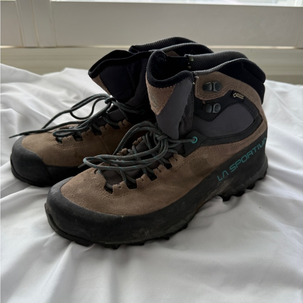 La Sportiva Women’s Brown Hiking Boots